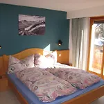 Appartementhaus Venetz Saas105 Ruhige Lage Direkt An Skibushaltestelle סאס פה